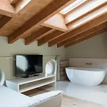 Le Greghe לאזיסה