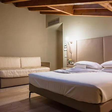 Le Greghe Konukevi Lazise