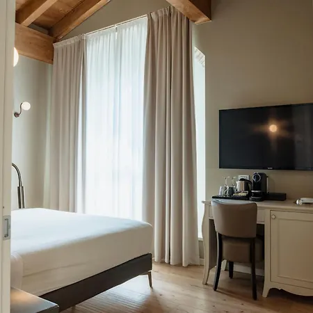 Konukevi Le Greghe 4*